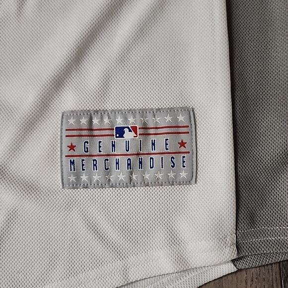 NEW MLB Genuine Merchandise CHASE UTLEY Philadelphia Phillies Jersey XL White - Picture 2 of 4